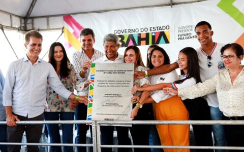 Imagem do post Jerônimo entrega duas novas unidades de ensino em Santaluz