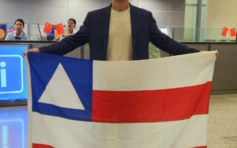 Imagem do post Professor baiano vencedor de Olimpíadas de Matemática do ITA vai a intercâmbio em Xangai