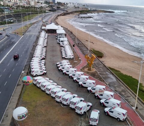 Imagem do post Jerônimo entrega ambulâncias para 65 municípios do interior da Bahia
