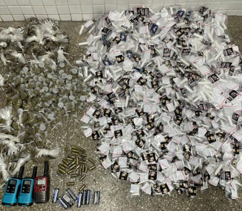 Imagem do post Polícia Militar prende dois suspeitos de tráfico de drogas em Pernambués