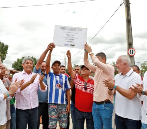 Imagem do post Jerônimo faz entregas de R$ 3,8 milhões em Várzea do Poço