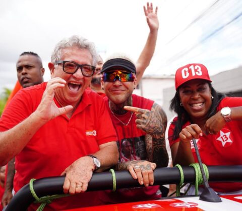 Imagem do post Carreata de Luiz Caetano com Kannário reúne 3 mil carros em Camaçari