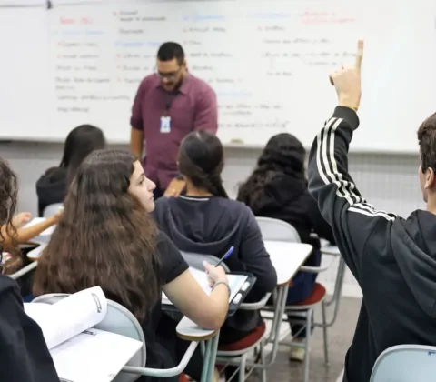 Imagem do post Entenda o cálculo das notas do Enem 2024