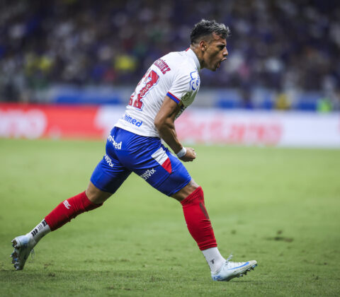 Imagem do post Com gol de Lucho, Bahia arranca empate contra o Cruzeiro