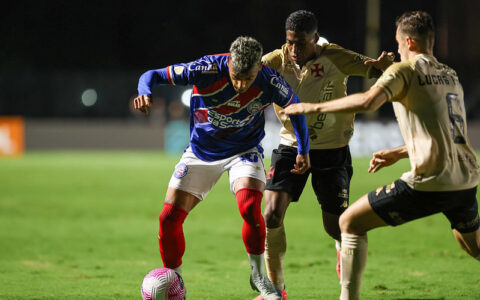Imagem do post Após primeiro tempo desastroso, Bahia diminui placar, mas sai derrotado pelo Vasco