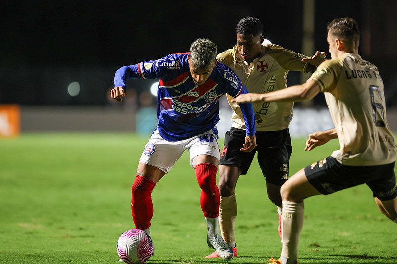 Após primeiro tempo desastroso, Bahia diminui placar, mas sai derrotado pelo Vasco
