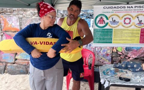 Imagem do post Saúde Municipal promove ação de prevenção na Praia da Preguiça em parceria com Limpurb, Salvamar e Prefeitura-Bairro