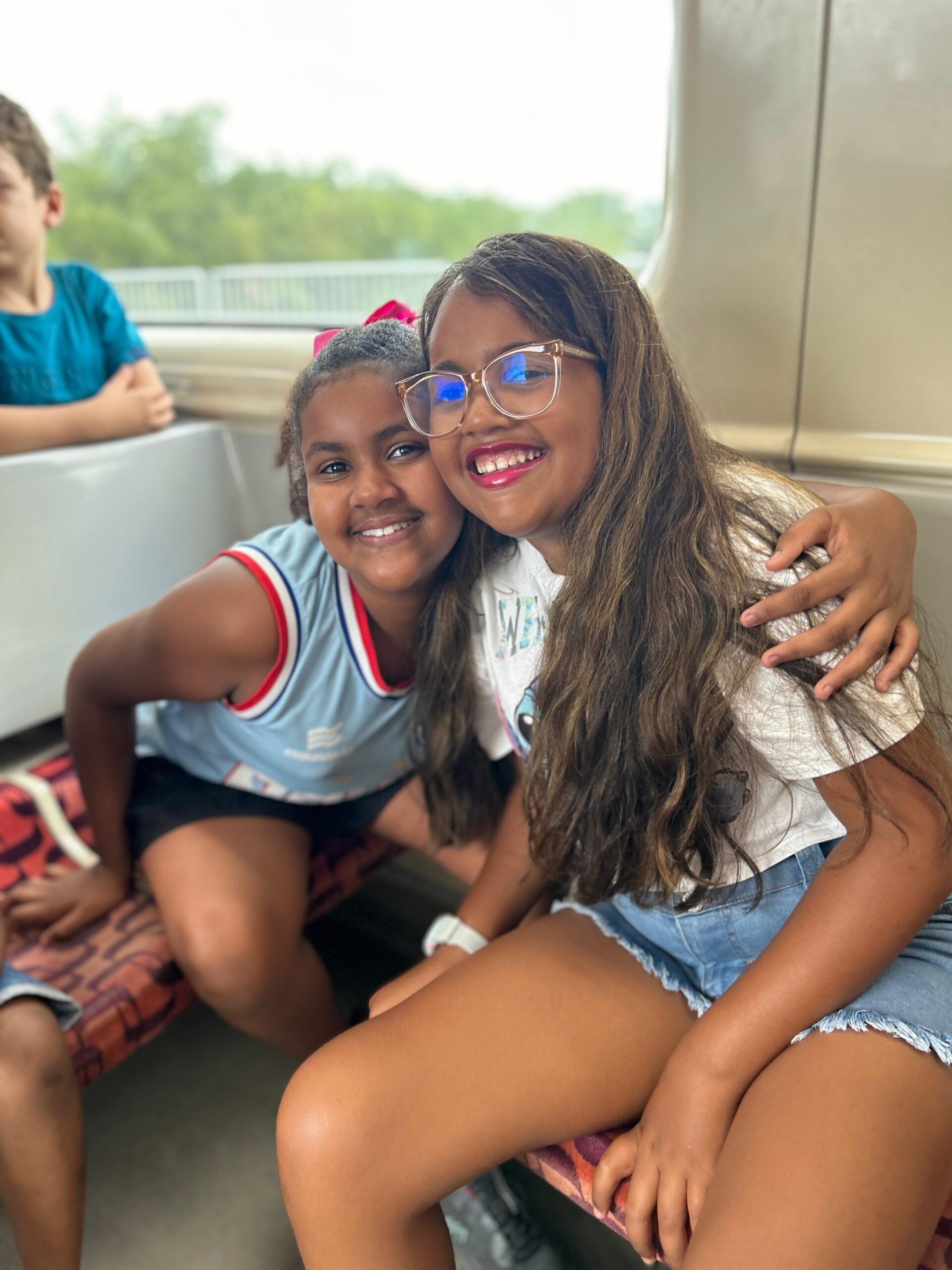 Crianças do Hospital Martagão Gesteira visitam o metrô em manhã especial