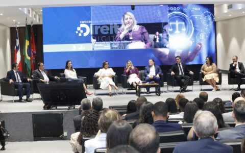 Imagem do post Congresso Internacional de Direito Digital reúne especialistas e lança 11ª edição da Revista Entre Aspas; evento segue até sexta-feira (25)  