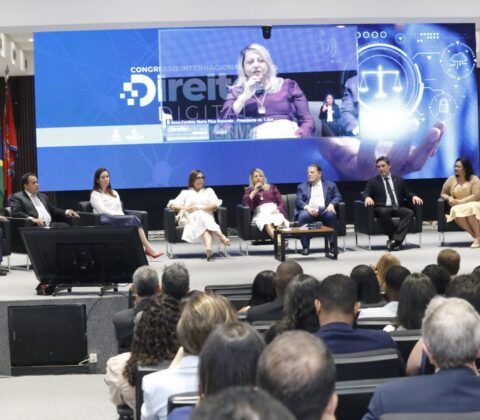 Imagem do post Congresso Internacional de Direito Digital reúne especialistas e lança 11ª edição da Revista Entre Aspas; evento segue até sexta-feira (25)  