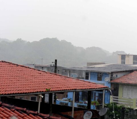 Imagem do post Previsão do Tempo para Salvador: Chuvas e Céu Nublado Neste Final de Semana