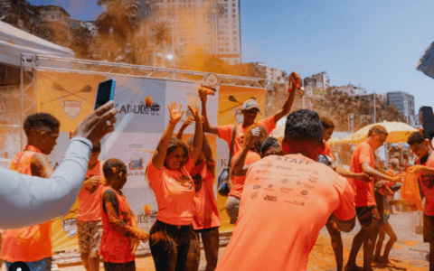 Imagem do post Dia das Crianças: Associação de Remo Salvador e clube de Canoagem Kaiaulu Va’a promovem manhã de esportes na Praia da Preguiça
