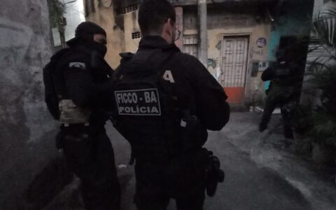 Imagem do post Foragido da Justiça, suspeito de pertencer ao CV é preso pelo FICCO Bahia, SSP e PF