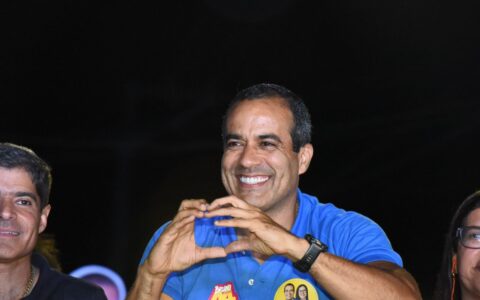 Imagem do post Bruno Reis vai a ato político no Subúrbio e falta a debate na Rede Bahia