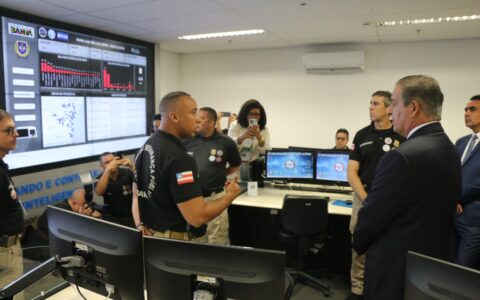 Imagem do post Presidente do TRE visita Centro Integrado de Comando e Controle da SSP