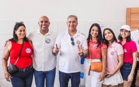 Imagem do post Ao lado do vice, familiares e apoiadores, Zé Neto vota confiante na vitória: “temos tudo pra vencer”