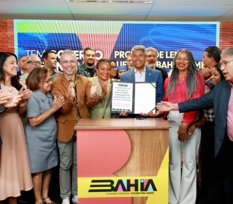 Imagem do post Bahia Filmes: Projeto de Lei que cria a primeira empresa estadual do audiovisual do Brasil é entregue à Alba