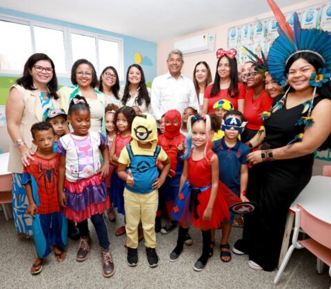 Imagem do post Creche comunitária no Lobato antecipa celebração do Dia das Crianças, com a participação do governador