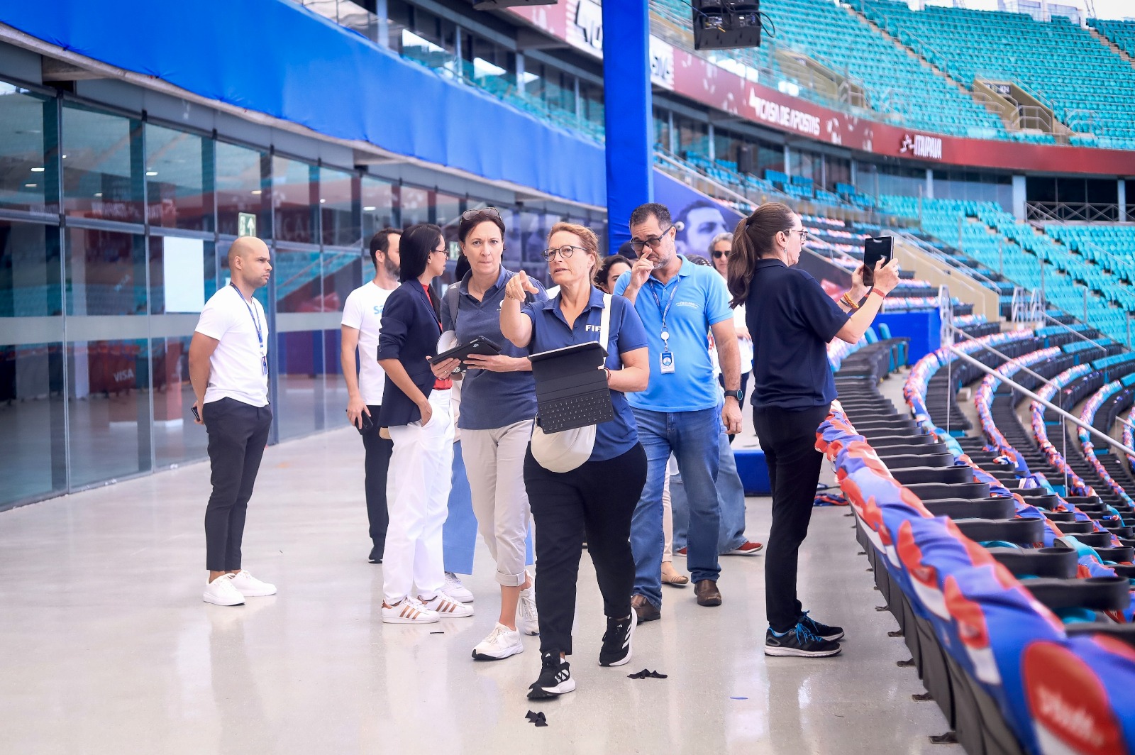 Candidata a sede, Fonte Nova recebe visita de inspeção para Copa do Mundo Feminina de 2027