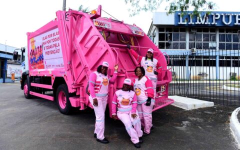 Imagem do post Limpurb entrega caminhões plotados em apoio ao Outubro Rosa