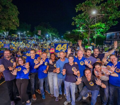 Imagem do post “Vamos libertar Camaçari da opressão e do medo”, afirma Flávio Matos em comício