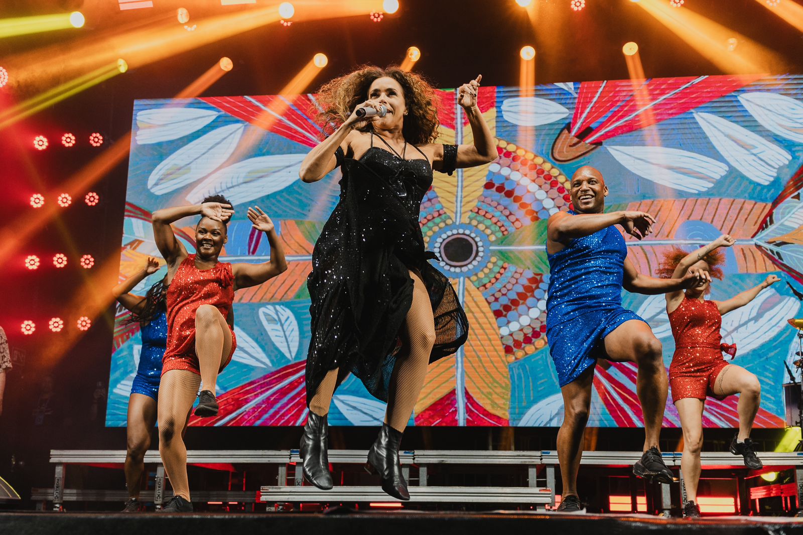 Daniela Mercury encerra Festival de Lençóis com show comemorativo aos seus 40 anos de carreira