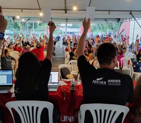 Imagem do post Após conquistas e avanços importantes, professores da UNEB aprovam final da greve