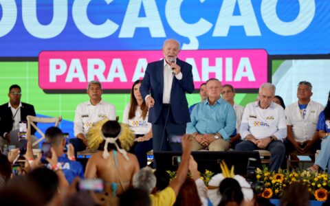 Imagem do post Em evento com 10 mil estudantes, Lula anuncia na Bahia expansão do Programa Pé-de-Meia