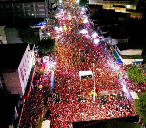 Imagem do post Comício de Lula e Caetano reúne mais de 50 mil pessoas em Camaçari