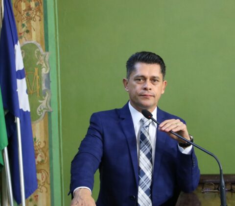 Imagem do post Luiz Carlos protocola PL contra o uso excessivo de telas por crianças