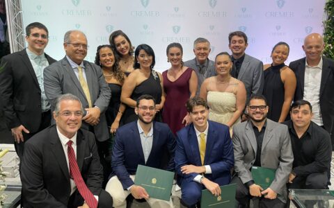 Imagem do post Médicos da rede municipal de Salvador são homenageados pelo trabalho durante as enchentes no Rio Grande do Sul