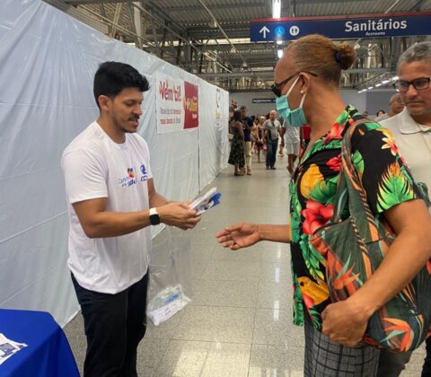 Imagem do post CCR Metrô Bahia distribui kits de higiene bucal na Estação Acesso Norte