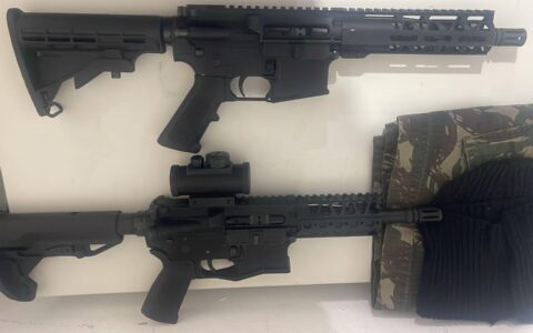 Imagem do post Ação de inteligência desmonta laboratório de drogas em Itapuã e apreende dois fuzis