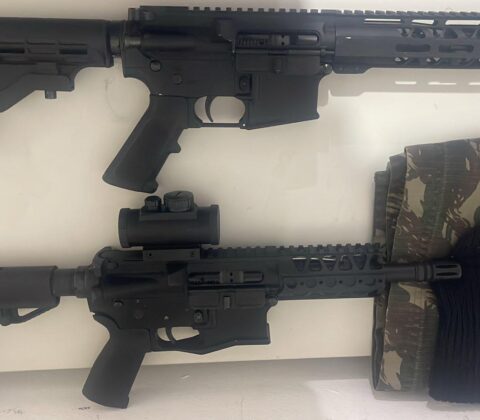 Imagem do post Ação de inteligência desmonta laboratório de drogas em Itapuã e apreende dois fuzis