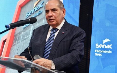 Imagem do post Adolfo Menezes entrega Título de Cidadão Baiano a presidente da Confederação Nacional do Comércio