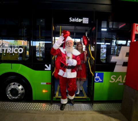 Imagem do post Papai Noel irá de BRT para programação natalina em shopping do Centro de Salvador
