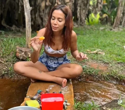 Imagem do post Após retiro espiritual, Anitta compartilha mensagem reflexiva