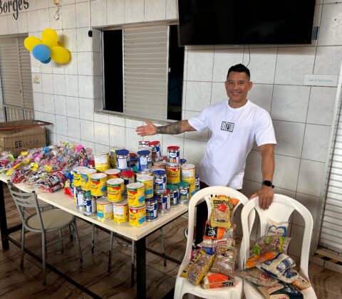 Imagem do post Feijoada do Jerow arrecadou mais de 500 latas de leite, além de alimentos não perecíveis