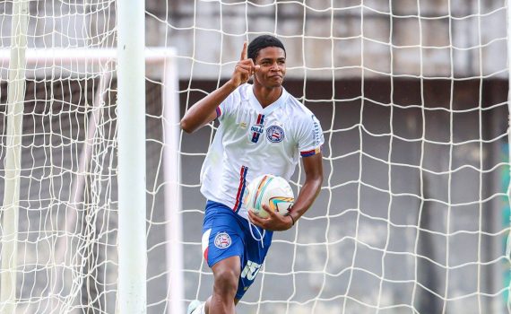 Com show de Fábio Ryan, Bahia vence o Vitória em primeiro jogo da final no sub-15