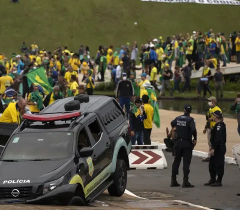 Imagem do post Moraes determina extradição de foragidos do 8/1 que estão no exterior