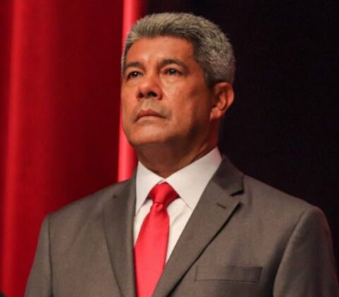 Imagem do post Jerônimo encaminha à Alba projeto de reajuste do salário dos professores