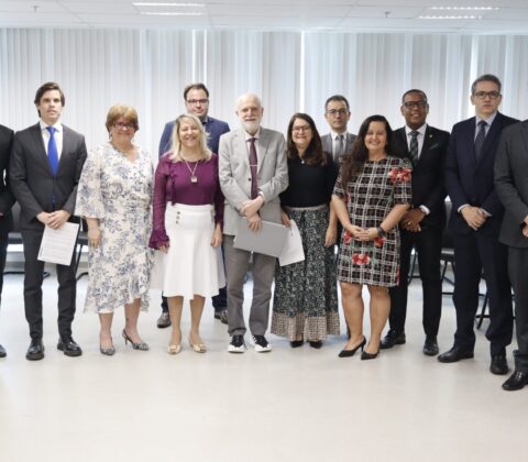 Imagem do post Grupo de Trabalho para implantação do Juiz das Garantias, no âmbito do TJBA, apresenta proposta de projeto ao MP, à DPE e à OAB/BA  