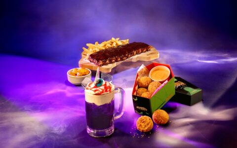 Imagem do post Dia das Bruxas: Outback apresenta menu exclusivo para o Halloween com temática de susto e mistério