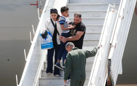 Imagem do post Sexto voo de repatriação do Líbano chega com 212 passageiros