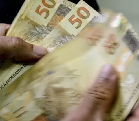 Imagem do post Brasileiros abandonam poupança e retiram bilhões em setembro