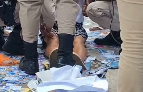 Imagem do post Mulher escorrega em “santinhos” e sofre acidente em Salvador