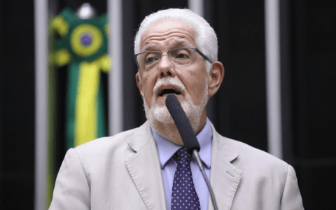 Imagem do post “Estelionato eleitoral”, diz Solla sobre aumento de impostos em Salvador
