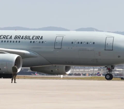 Imagem do post Raízes do Cedro: quinto voo decola do Líbano com 220 repatriados