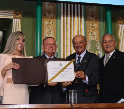Imagem do post Juíza Lívia de Melo Barbosa recebe Comenda Maria Quitéria