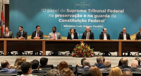 Imagem do post Presidente do TRE-BA participa de palestra sobre o papel do STF na preservação e na guarda da Constituição Federal